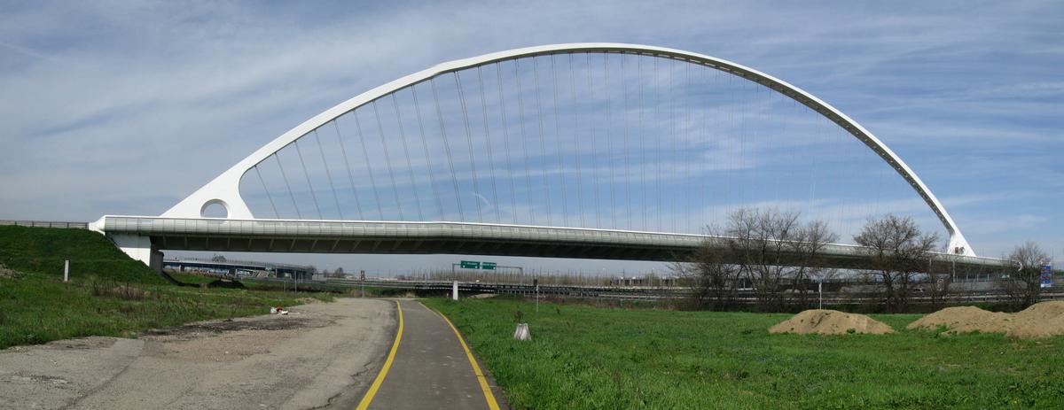 Reggio Emilia, Calatrava-Brücke über A1 
