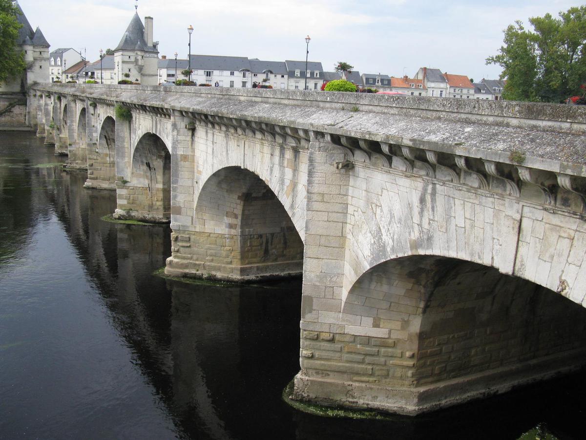 Châtellerault, Pont Henri IV 