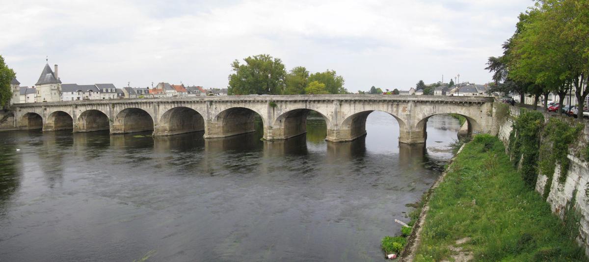 Pont Henri Iv Chatellerault 1609 Structurae