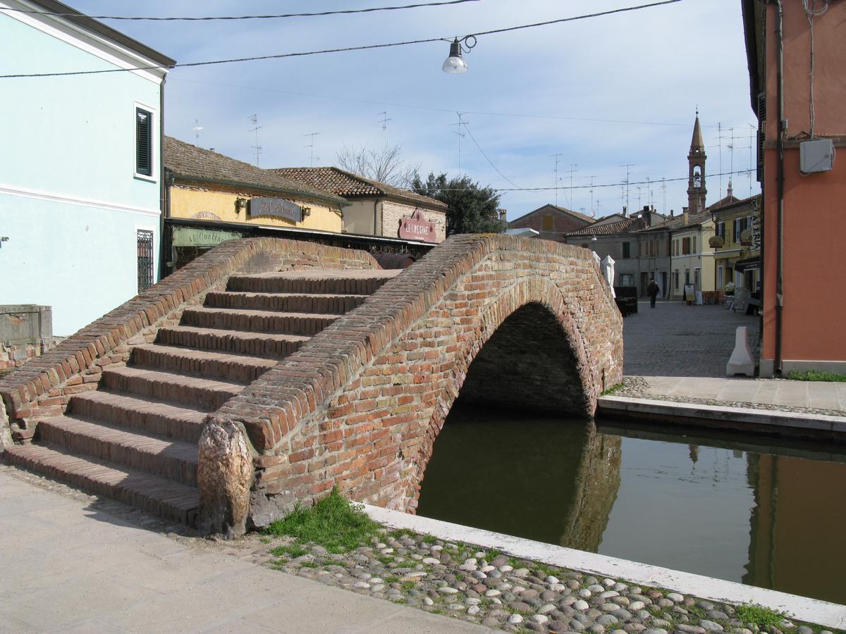 Comacchio, Ponte Piccolo 