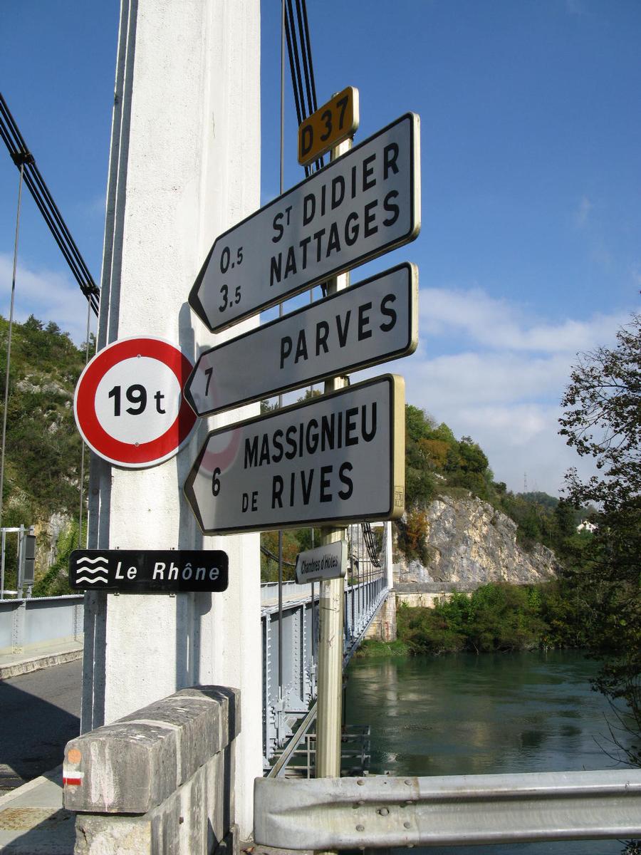 Pont suspendu sur le Rhône 