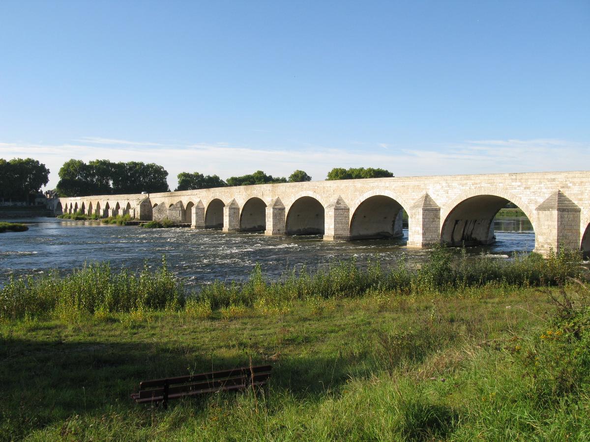 Beaugency, Loire-Brücke 