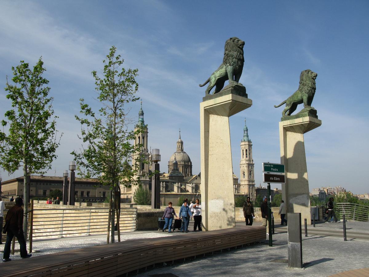 Zaragoza, Puente de Piedra 