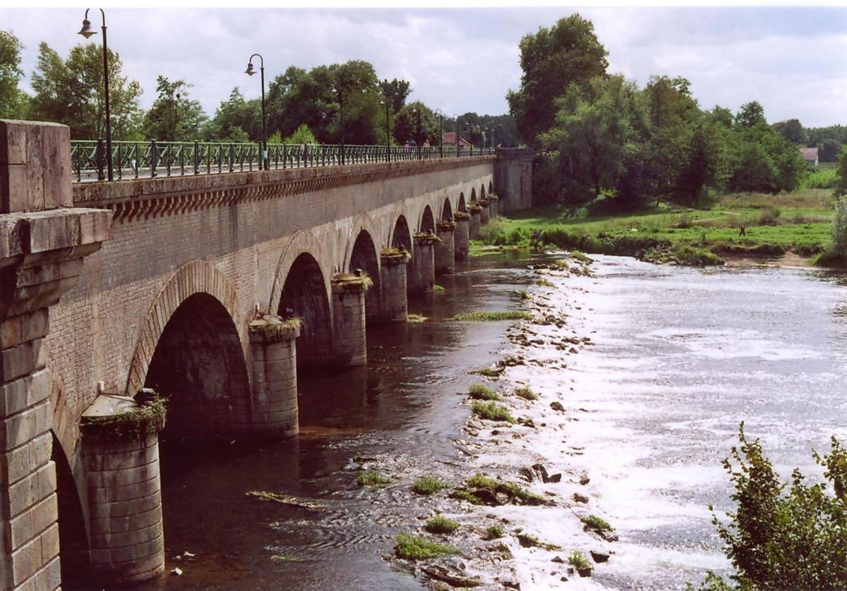 Canal Bridge at Digoin 