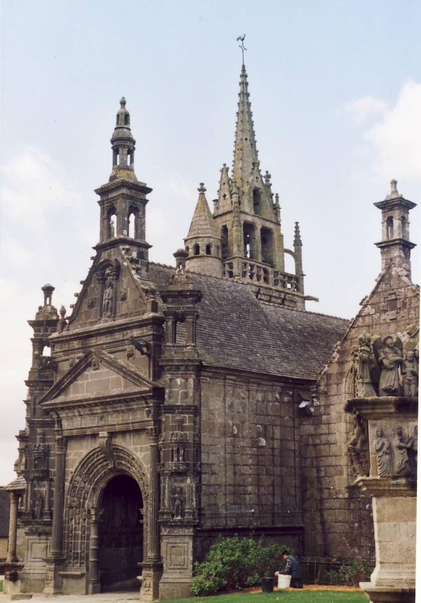 Eglise Saint-Miliau et enclos paroissial 