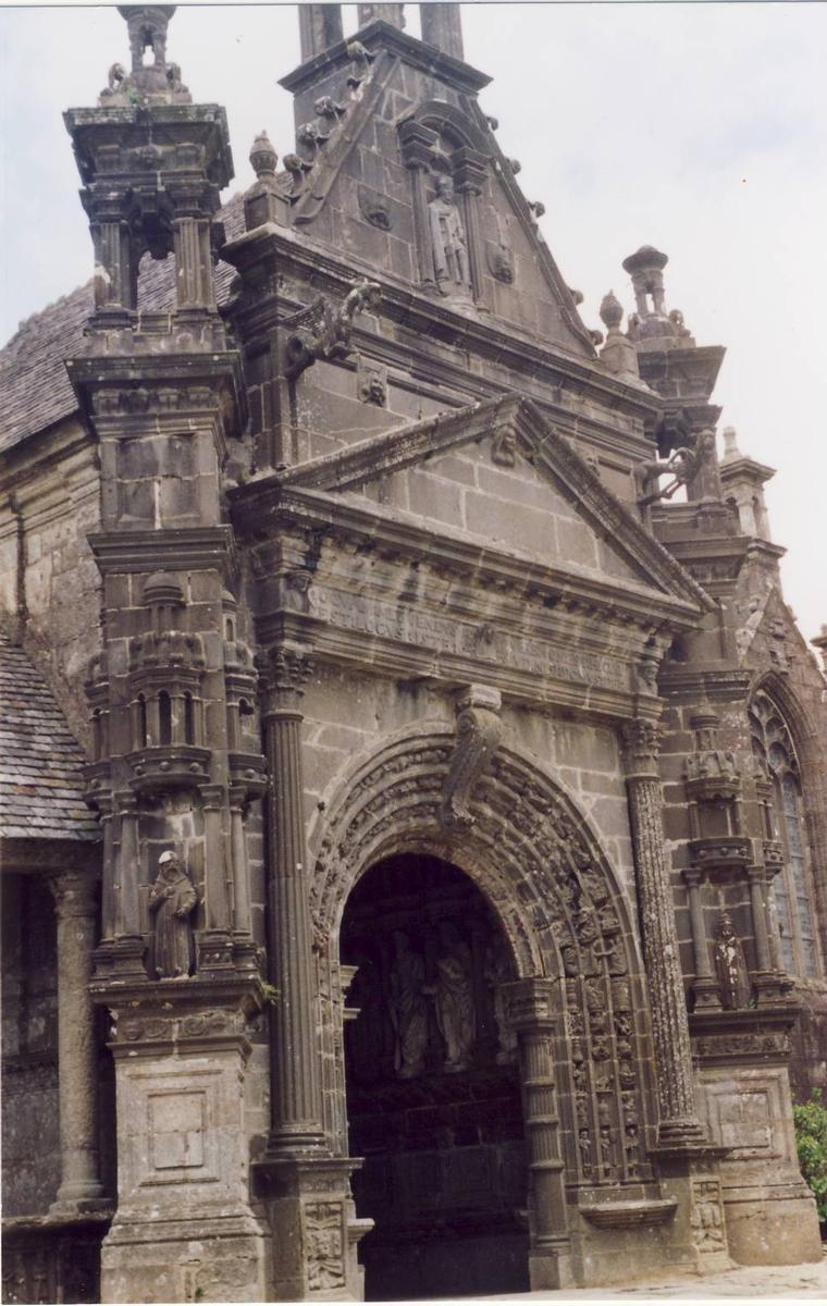 Eglise Saint-Miliau et enclos paroissial 