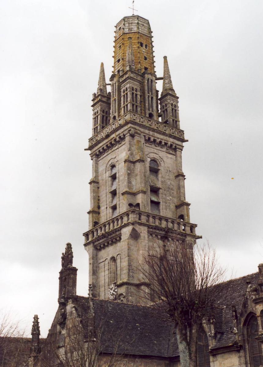 Lampaul-Guimiliau, Finistère: Pfarrkirche Notre Dame 