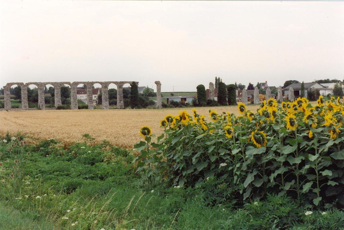 röm. Aquädukt in Luynes (nahe Tours, Loire) 