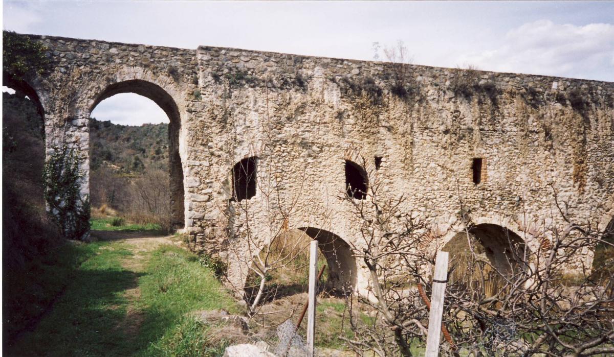 Ansignan Aqueduct 