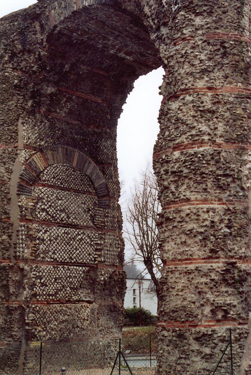 Lyon - Ste.Foy, römisches Aquädukt 