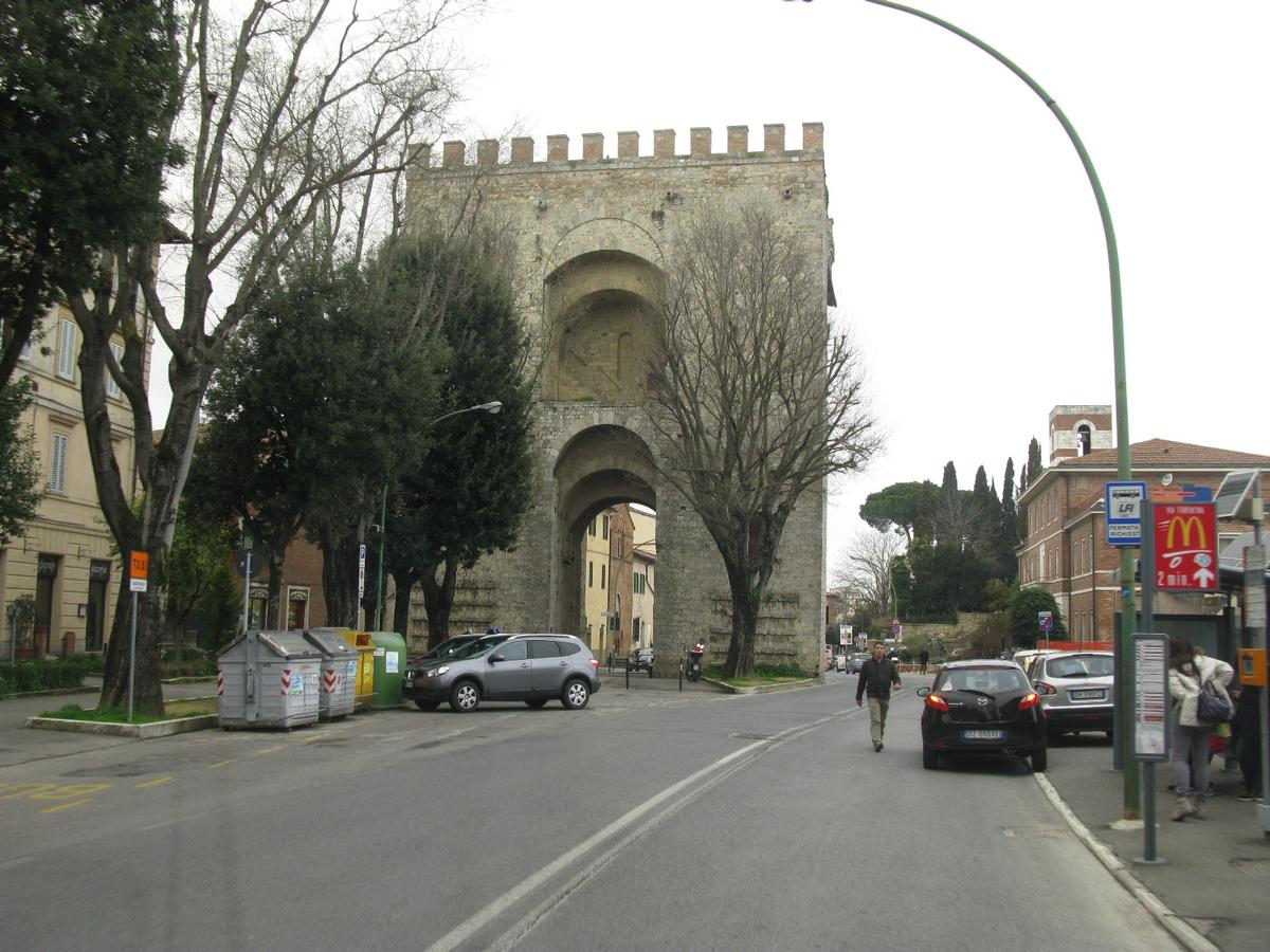 Siena, Antiporta di Camollia 