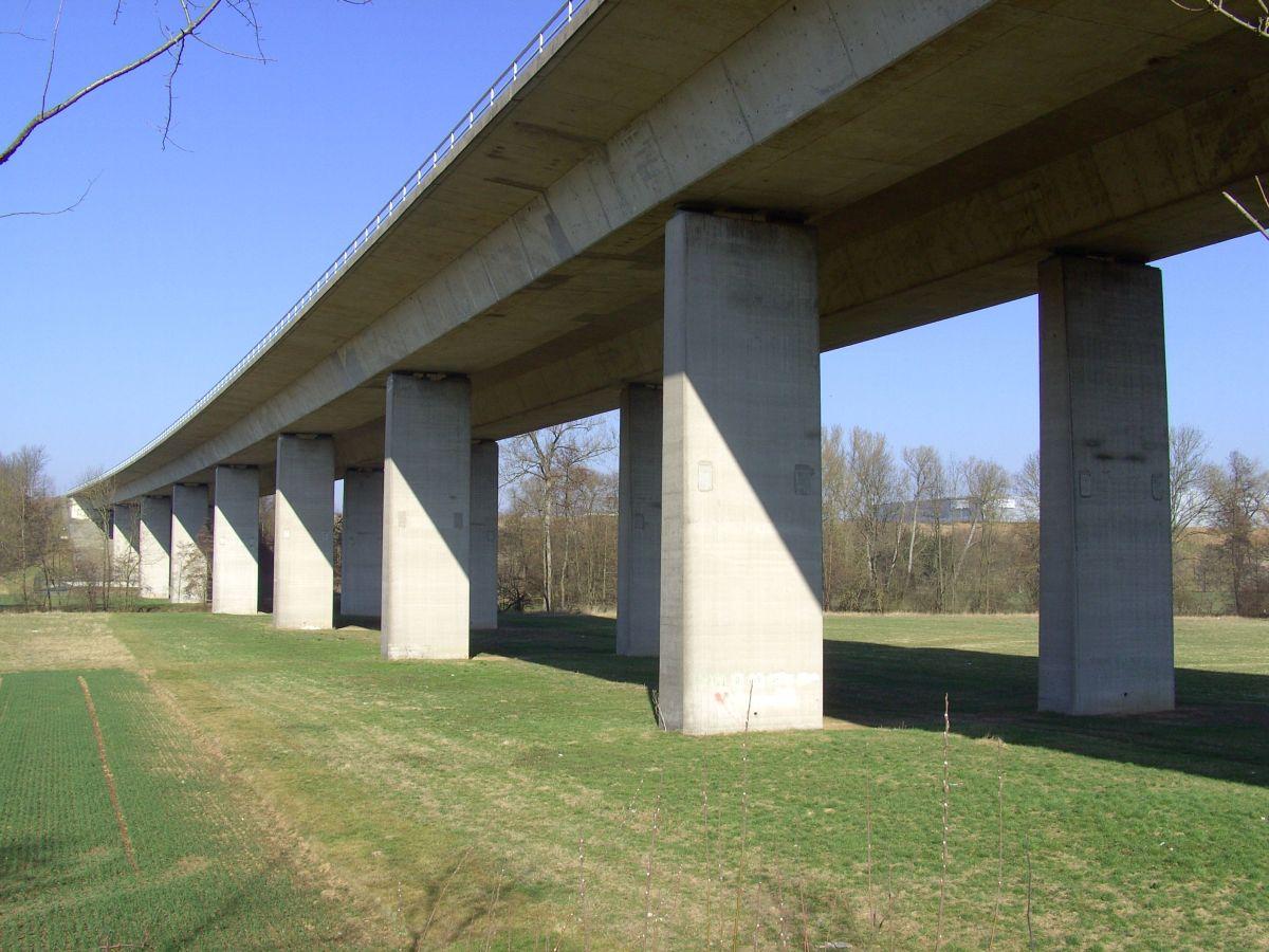 Brettachtalbrücke der A81 bei Neuenstadt am Kocher 