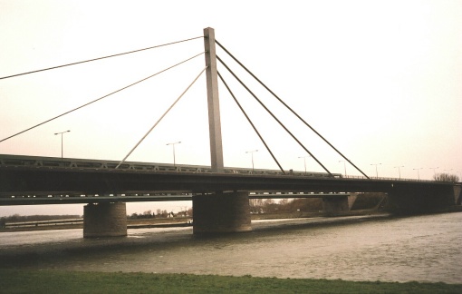 Straßenbrücke Maxau 
