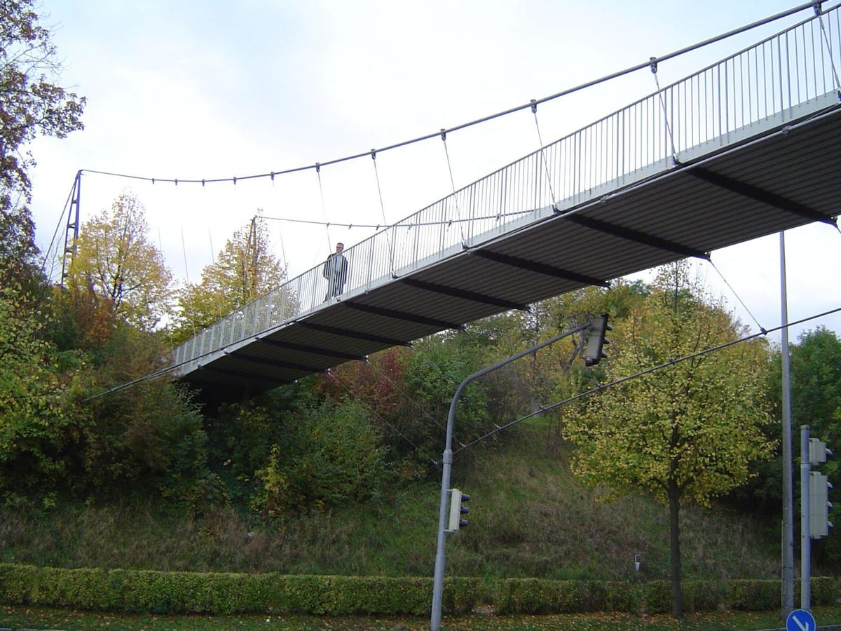 Kochenhof Pedestrian Bridge 