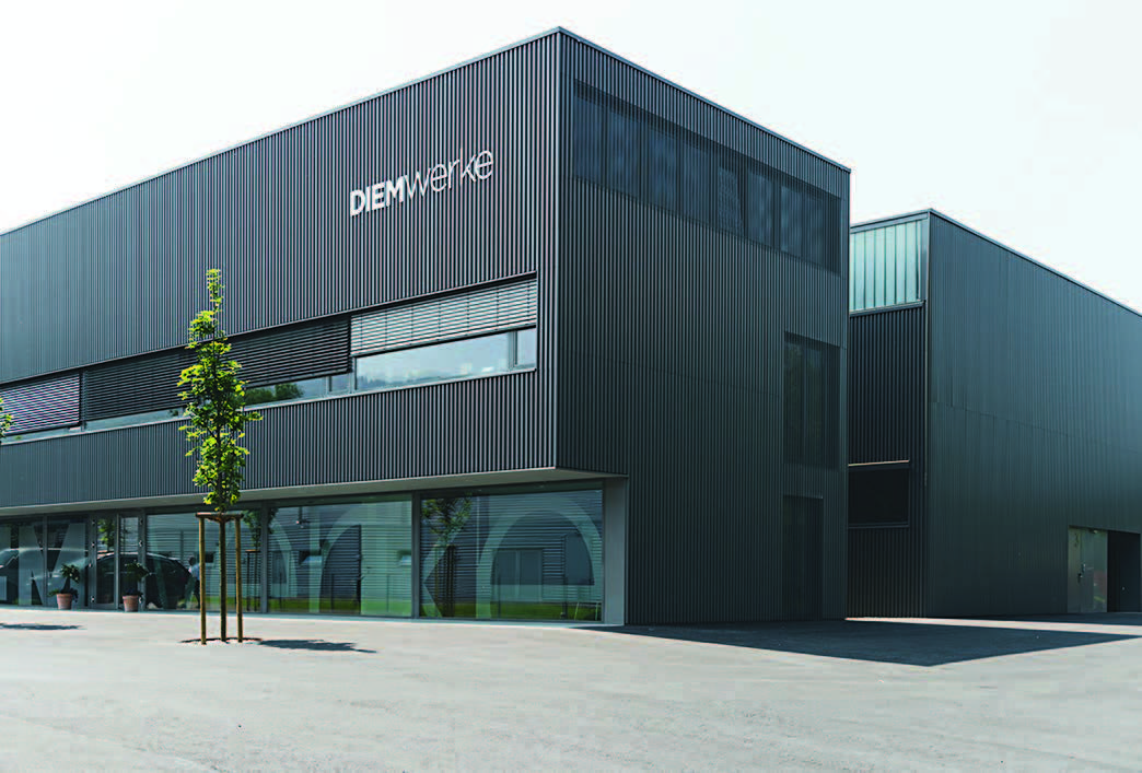 Die neue Produktionshalle mit Verwaltungsgebäude am Firmensitz in Hörbranz 