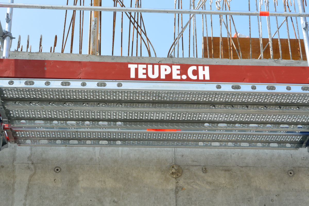Mediendatei Nr. 232146 Seit Januar 2014 hat die TEUPE Gruppe eine Niederlassung in der Schweiz. Mit der TEUPE Gerüstbau AG in Sursee, will die Unternehmensgruppe sich langfristig in der Schweiz zu etablieren