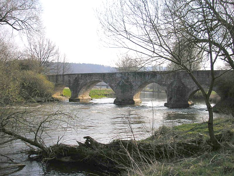 Historische Altmühlbrücke Pfünz (Landkreis Eichstätt, Oberbayern). Ansicht von Osten. 