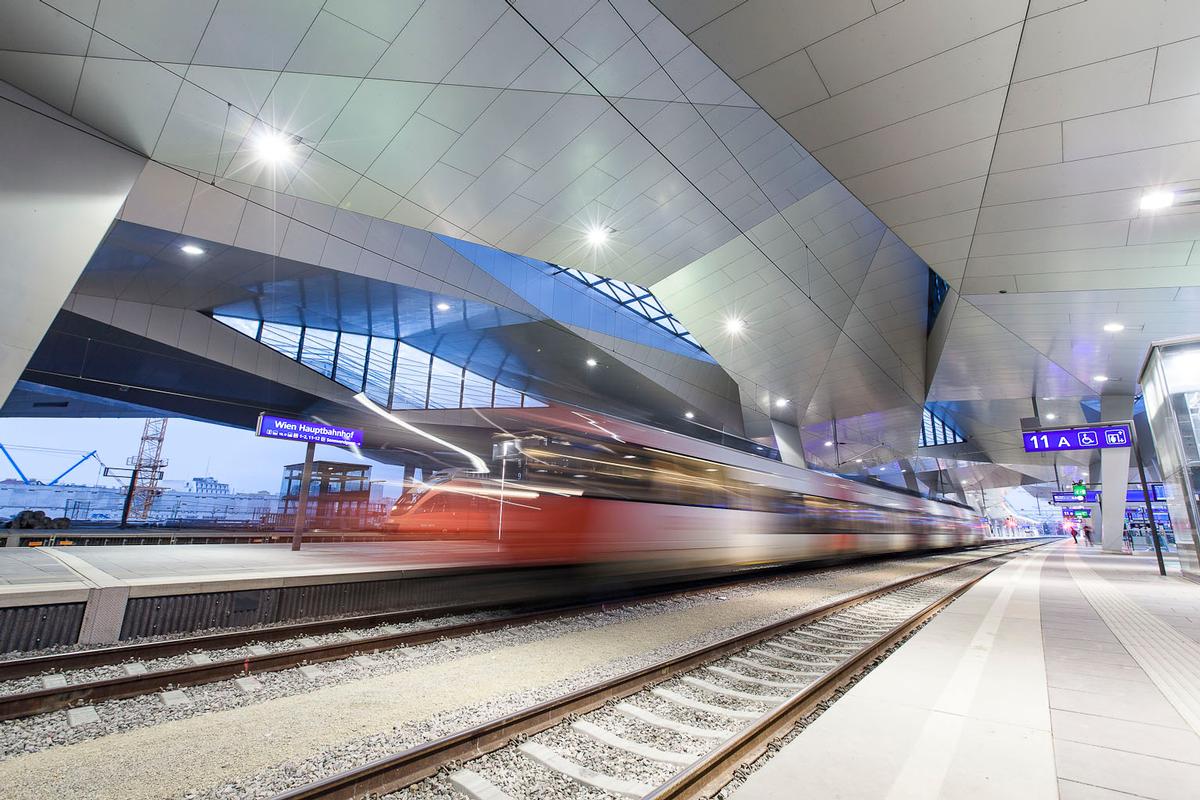 Wien Hauptbahnhof, Rautendach aus Stahl am Wiener Hauptbahnhof: Unger startet in die finale Bauphase 
