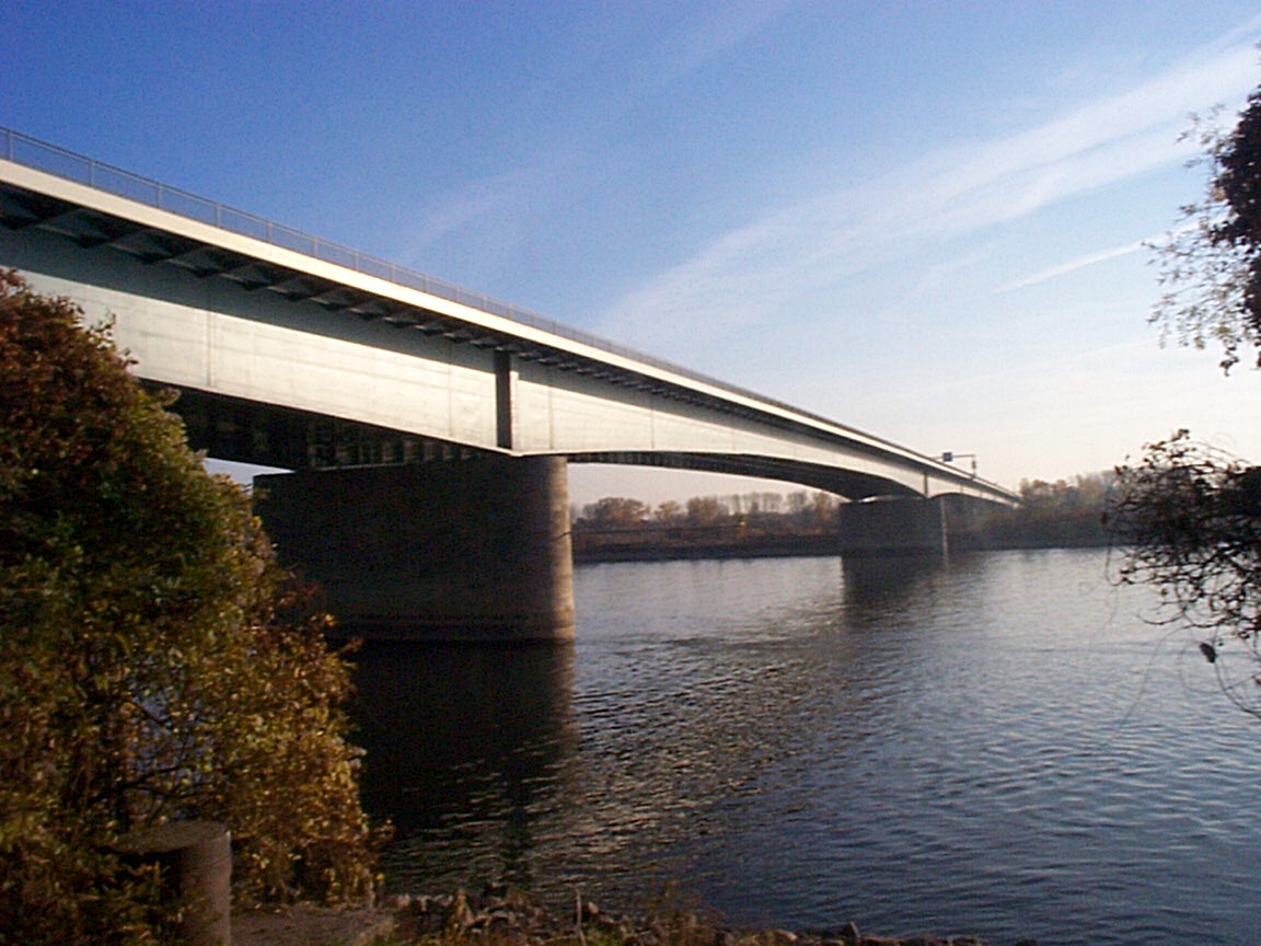 Wiesbaden-Schierstein Bridge across the Rhine 
