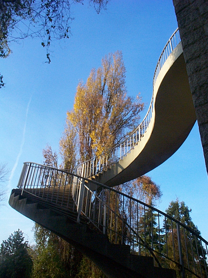 Pont sur le Rhin à Wiesbaden-Schierstein 