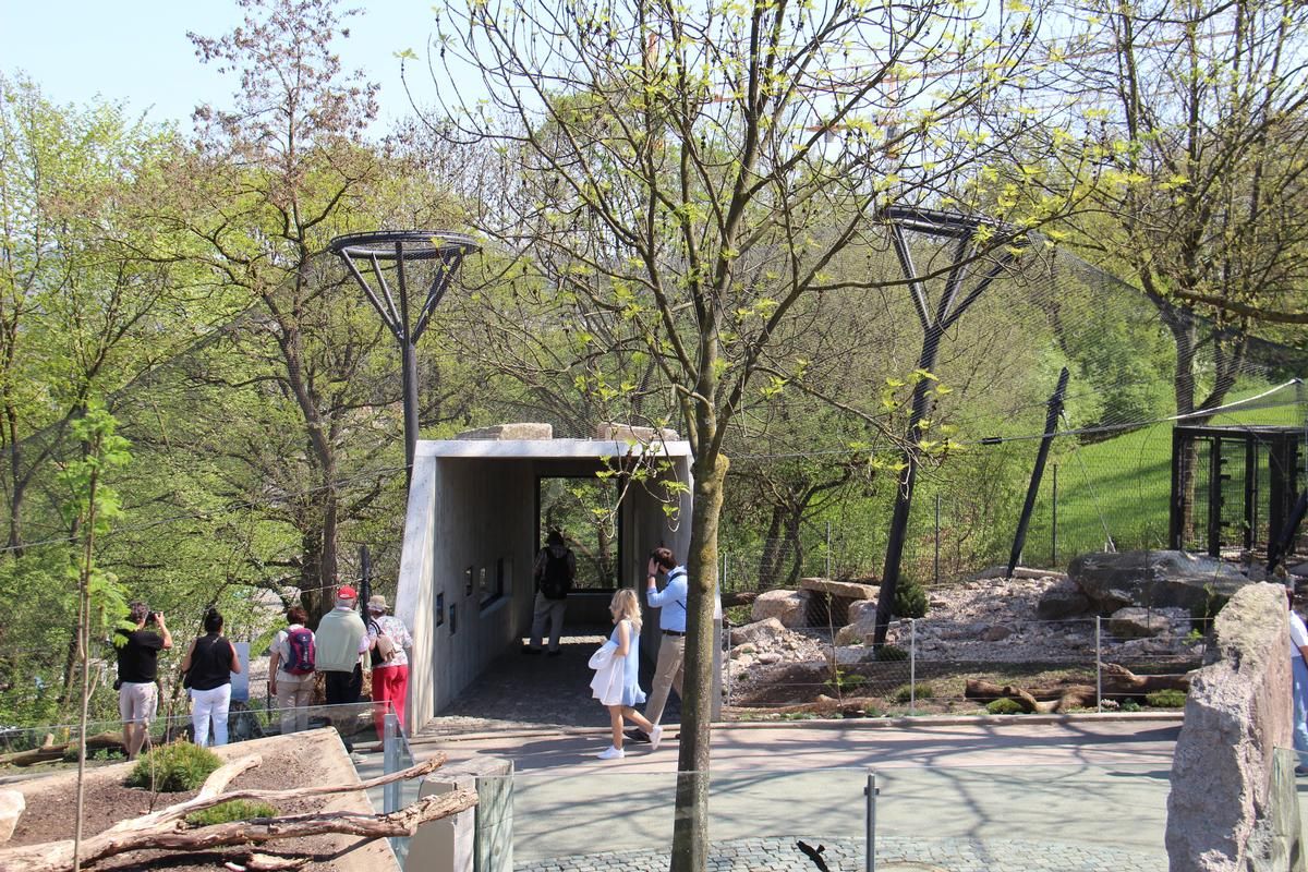 Die transparente Netzanlage schafft eine natürliche Sichtbeziehung zum denkmalgeschützten Rosensteinpark. Die transparente Netzanlage schafft eine natürliche Sichtbeziehung zum denkmalgeschützten Rosensteinpark.