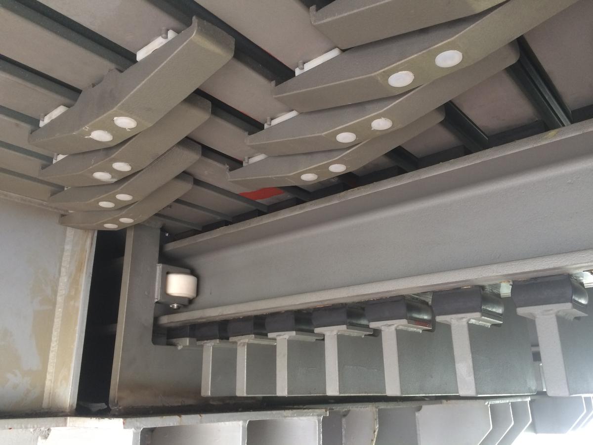 The new design of the control system of the sliding lamella expansion joints 