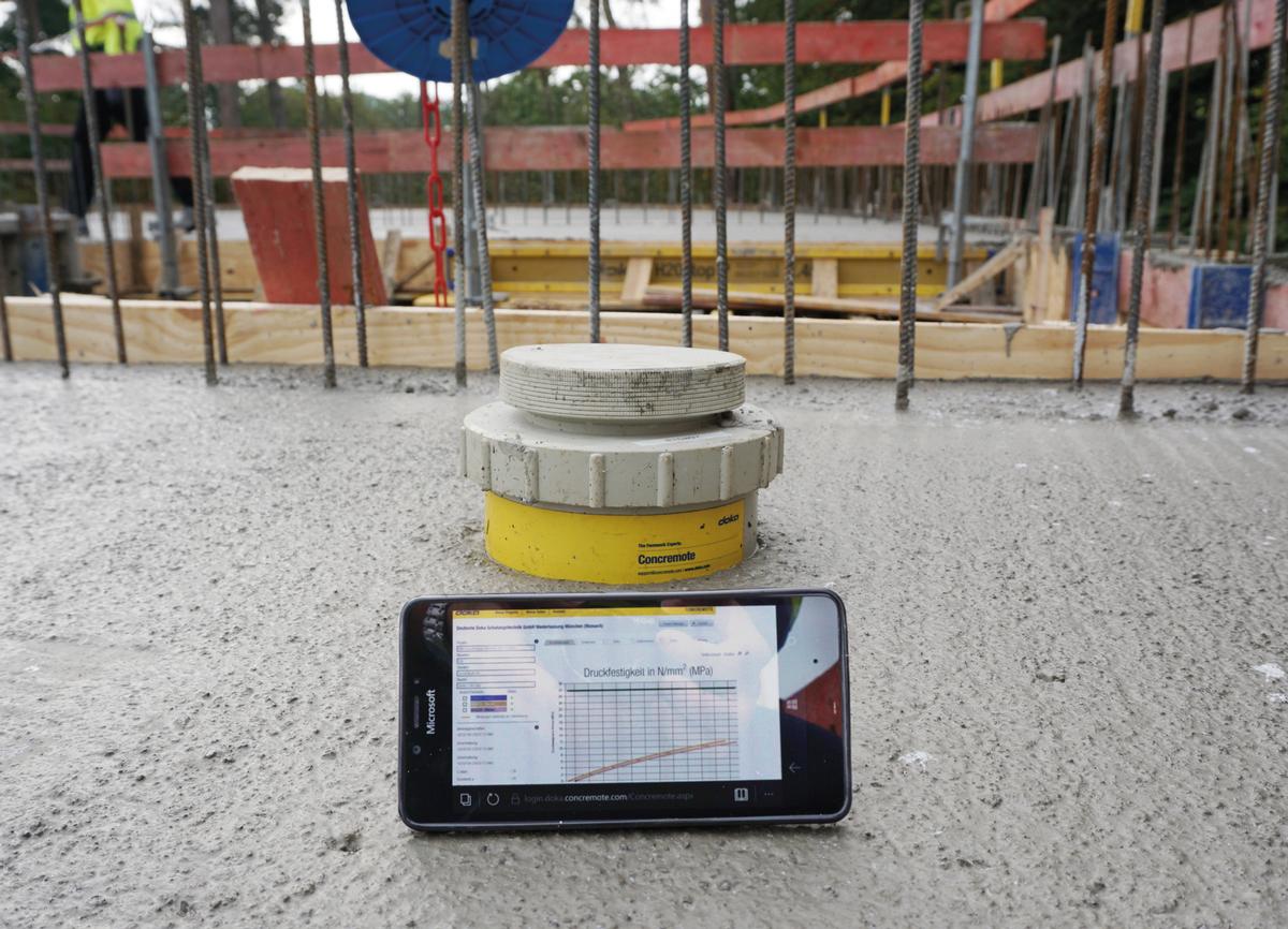 Digitale Beton-Sensortechnologie lieferte Echtzeitdaten zur Temperatur- und Festigkeitsentwicklung des Betons. Digitale Beton-Sensortechnologie lieferte Echtzeitdaten zur Temperatur- und Festigkeitsentwicklung des Betons.