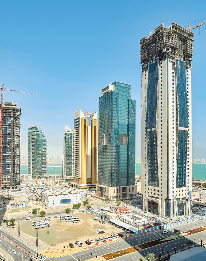 Der Al Thuraya Tower befindet sich in West Bay, Dohas am Meer gelegenen Geschäftsviertel. 