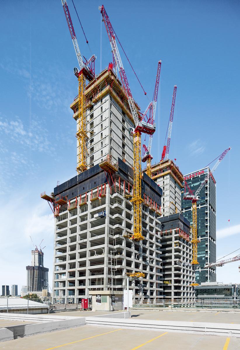For the cost-effective construction of the 164 m high twin towers, PERI Climbing Formwork and Protection Panels have been optimally matched. For the cost-effective construction of the 164 m high twin towers, PERI Climbing Formwork and Protection Panels have been optimally matched.