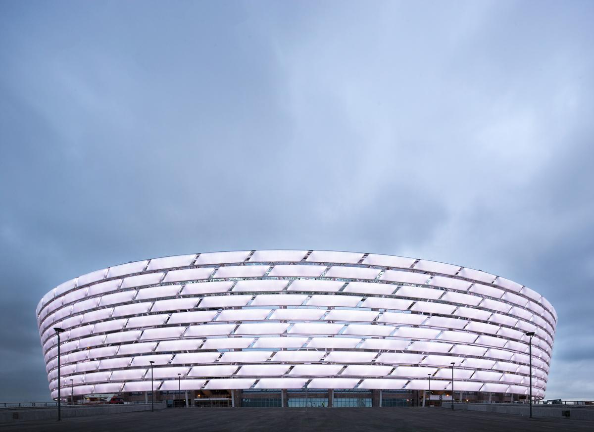 Verhullte Arena Das Olympiastadion In Baku Aserb Structurae