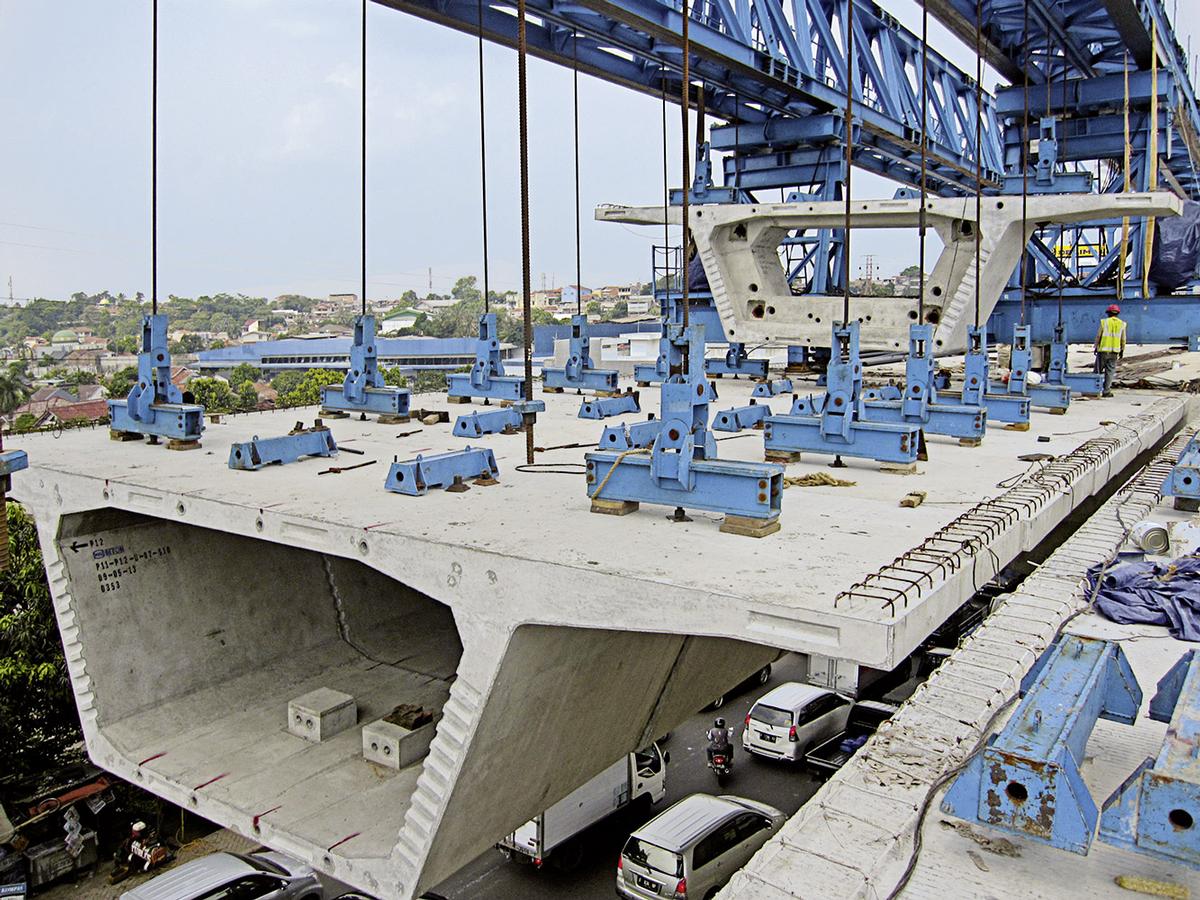 Some precast segments and the launching gantry 
