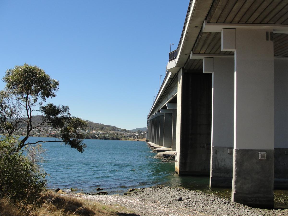 Tasman Bridge 