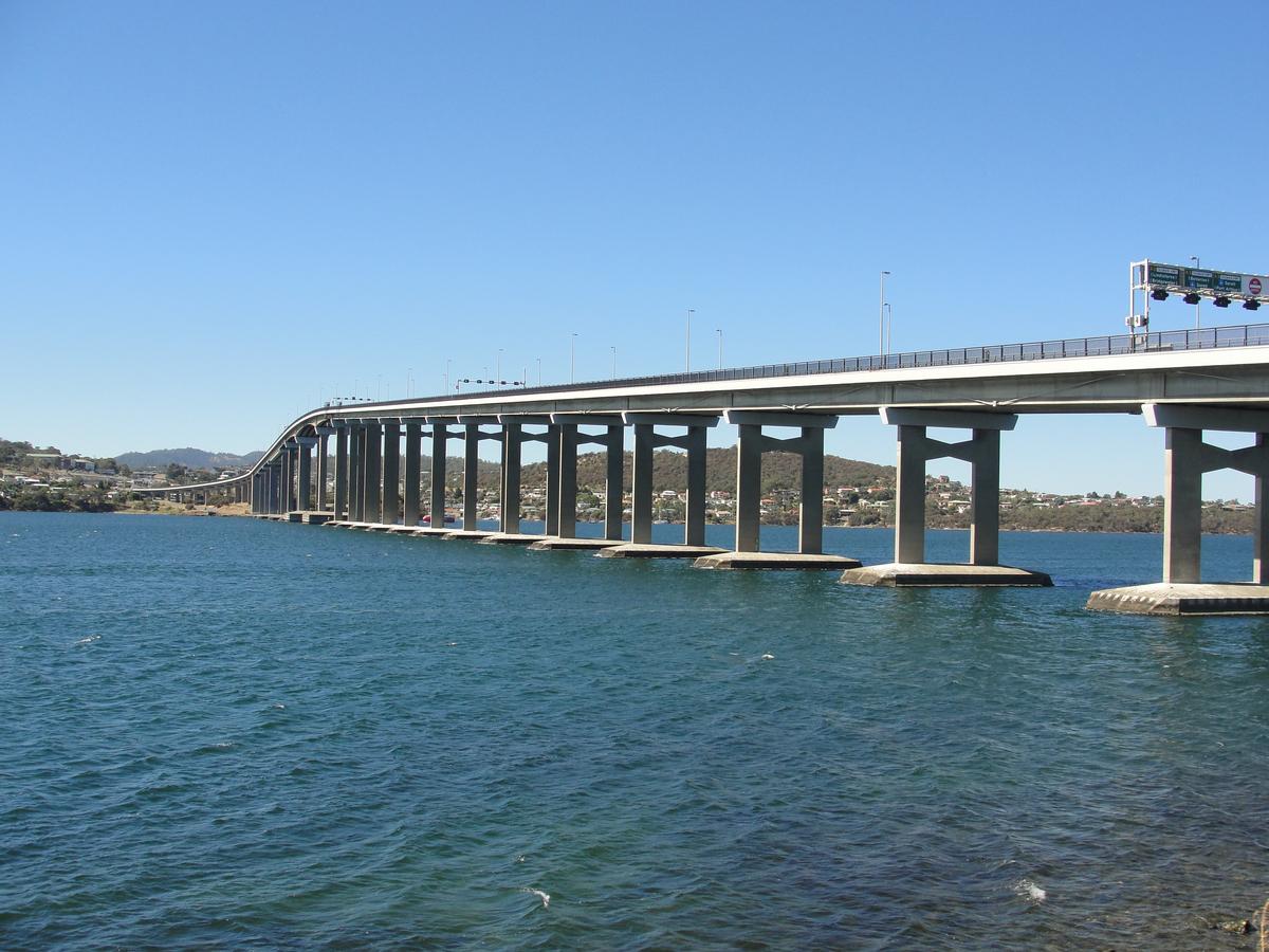 Tasman Bridge 