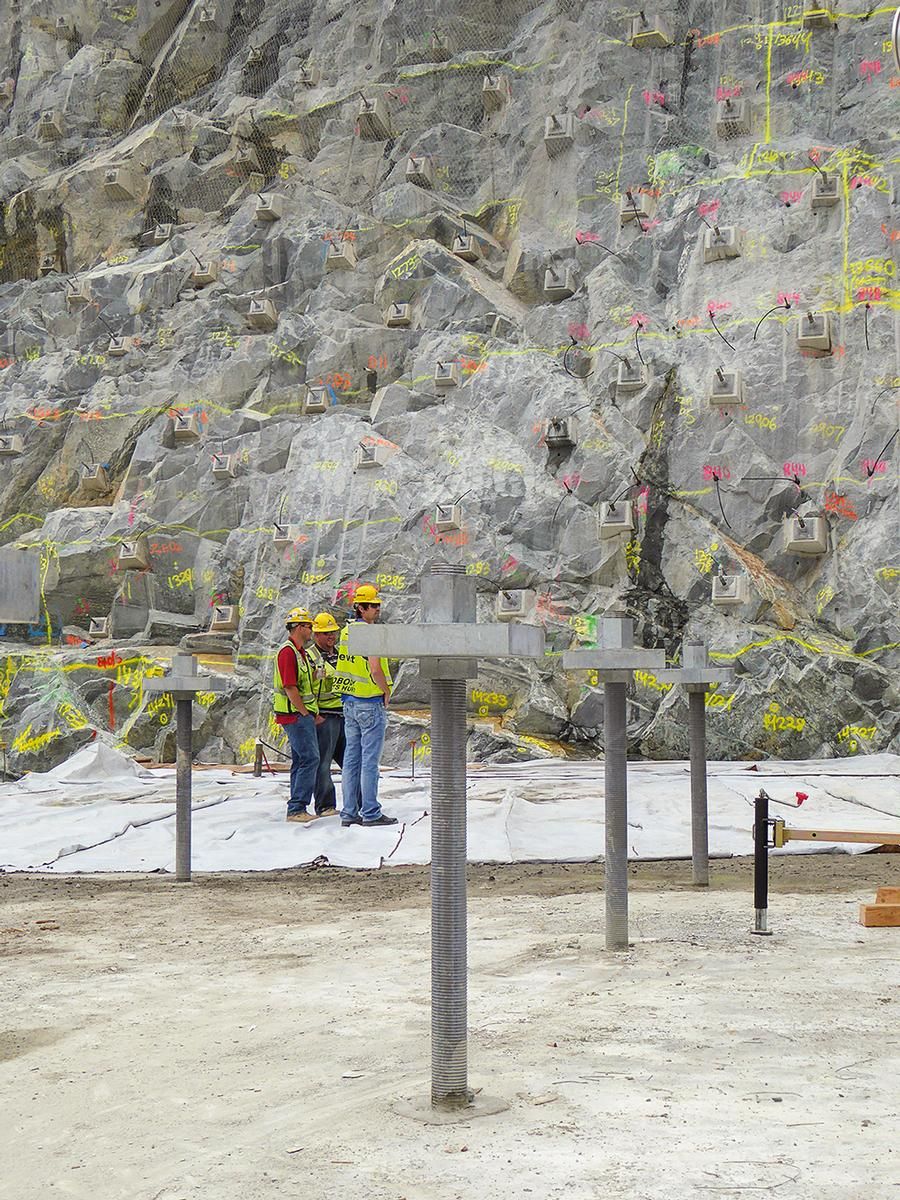 Tendons were installed in the approach slab of the spillway chute. 