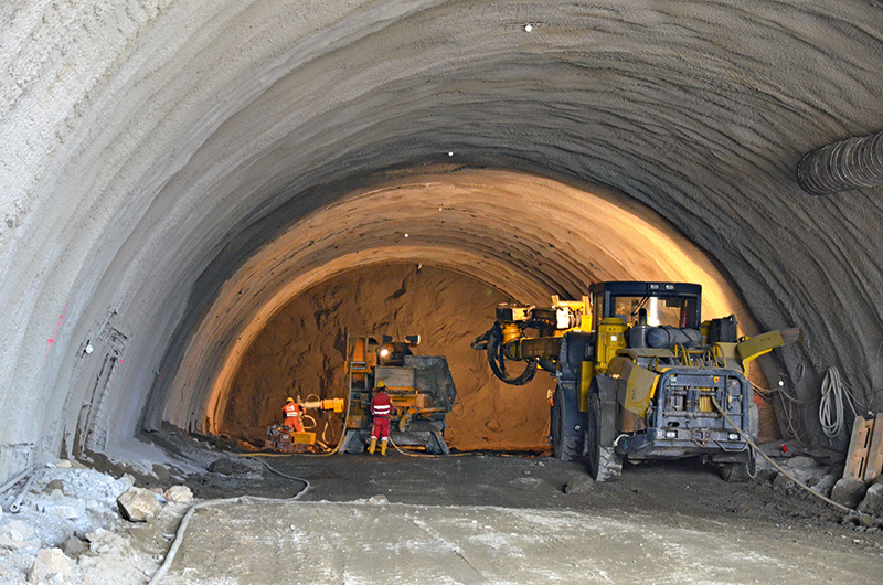 Excavation in accordance with the New Austrian Tunnelling Method (NATM) 