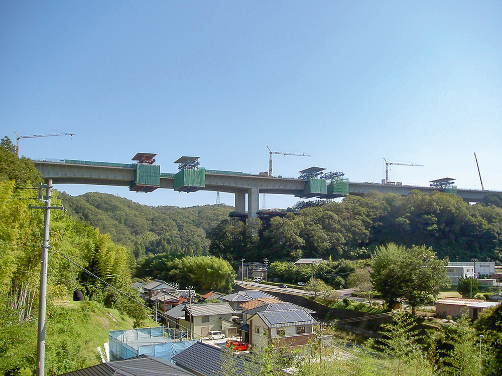Die Gunkai-gawa-Brücke ist 740 m lang. 