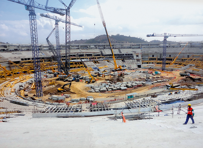 Das Maracanã-Stadion während der Erweiterung 