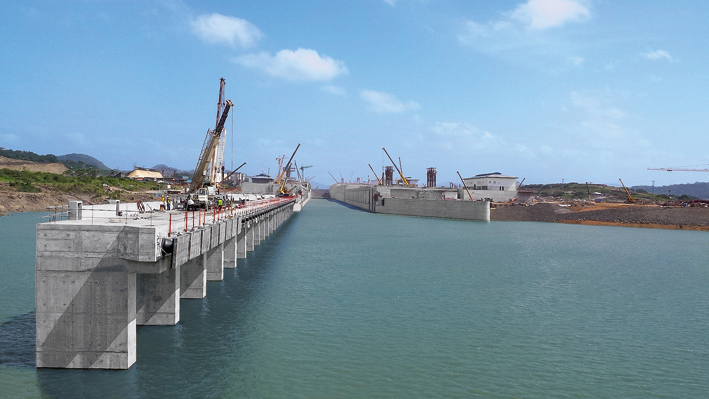 Fiche média no. 242182 Environ 10 mois avant l'ouverture prévue du canal de Panama élargi, les premières sections ont été mis à l'eau. Pour PERI ceci represente la fin proche des travaux sur ce projet