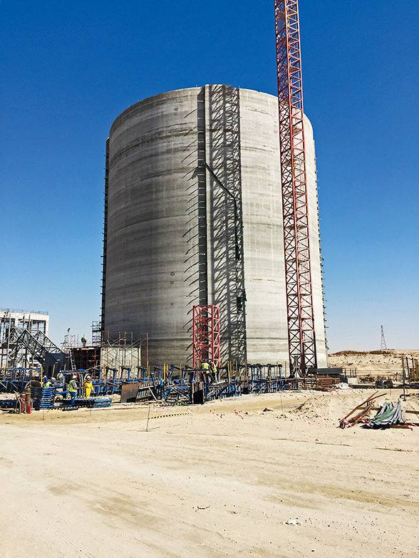 Für eine neue Fertigungsanlage der Qatar National Cement Company wurden vier Silos gebaut. 