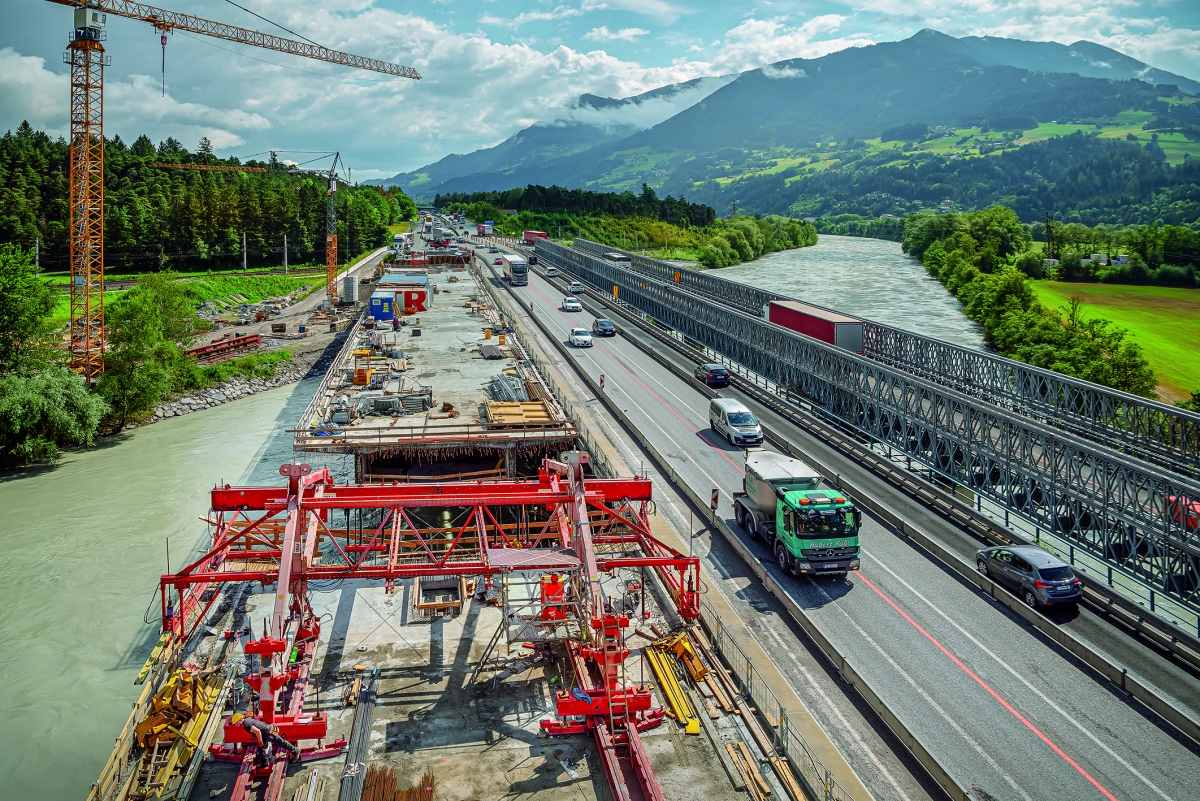 Die 235 m lange Terfener Brücke Die rund 235 m lange Terfener Brücke befindet sich auf der A12 in Tirol.