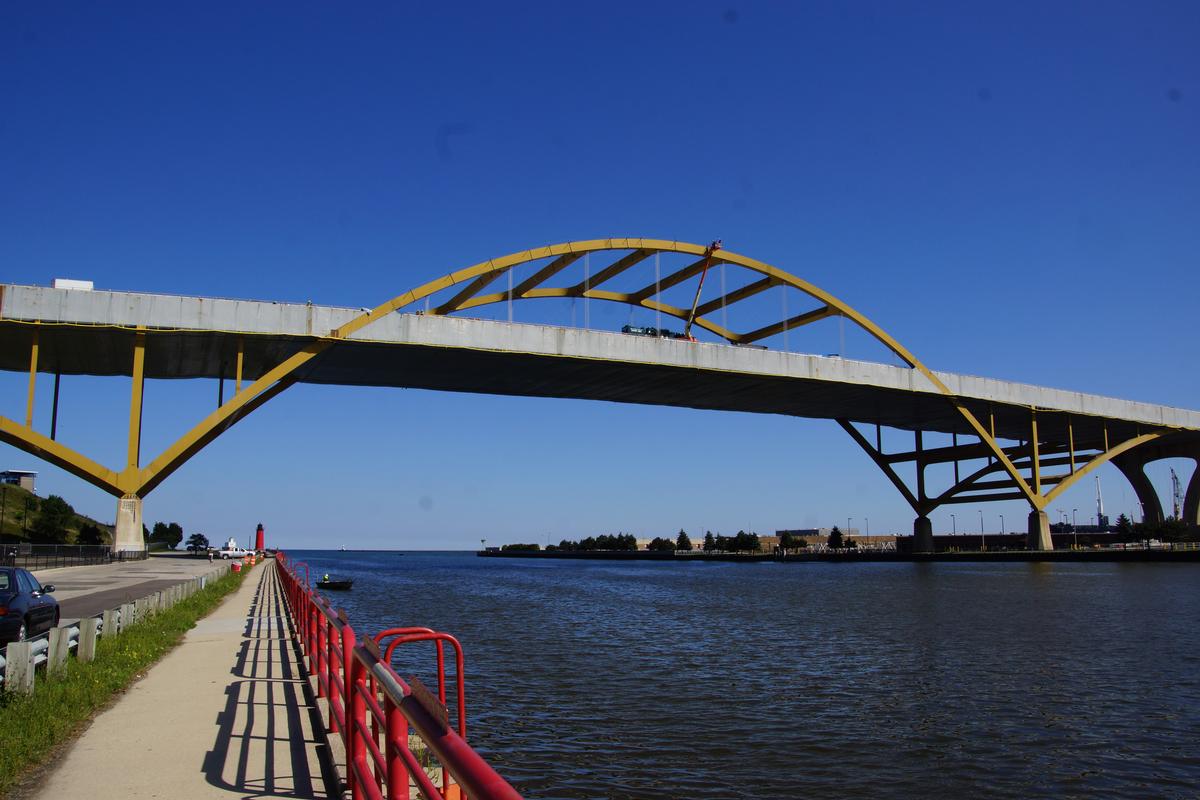 Daniel Webster Hoan Memorial Bridge 