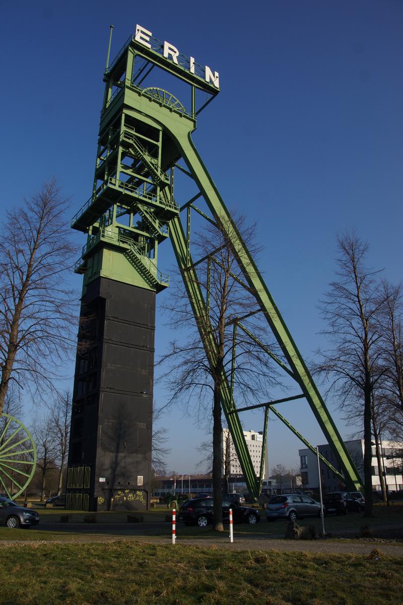 mine shaft tower