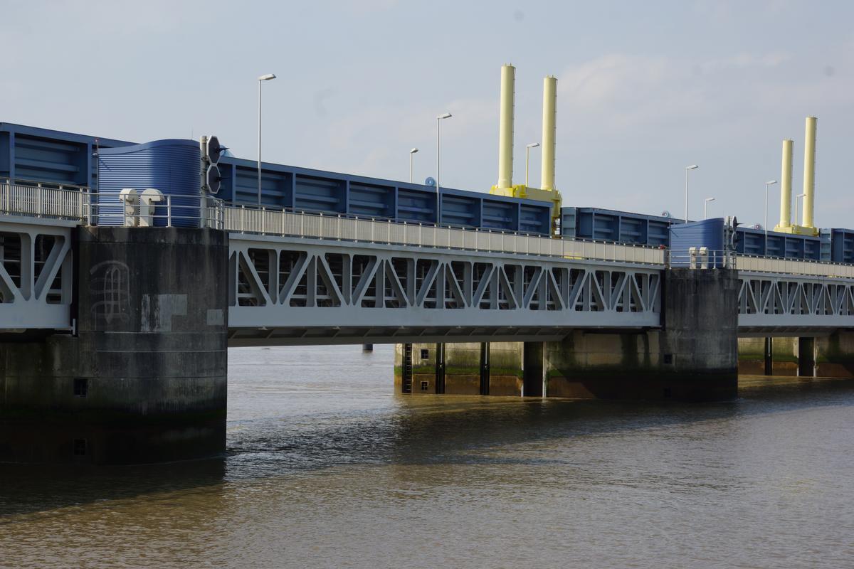 Structurae [de] Emssperrwerk