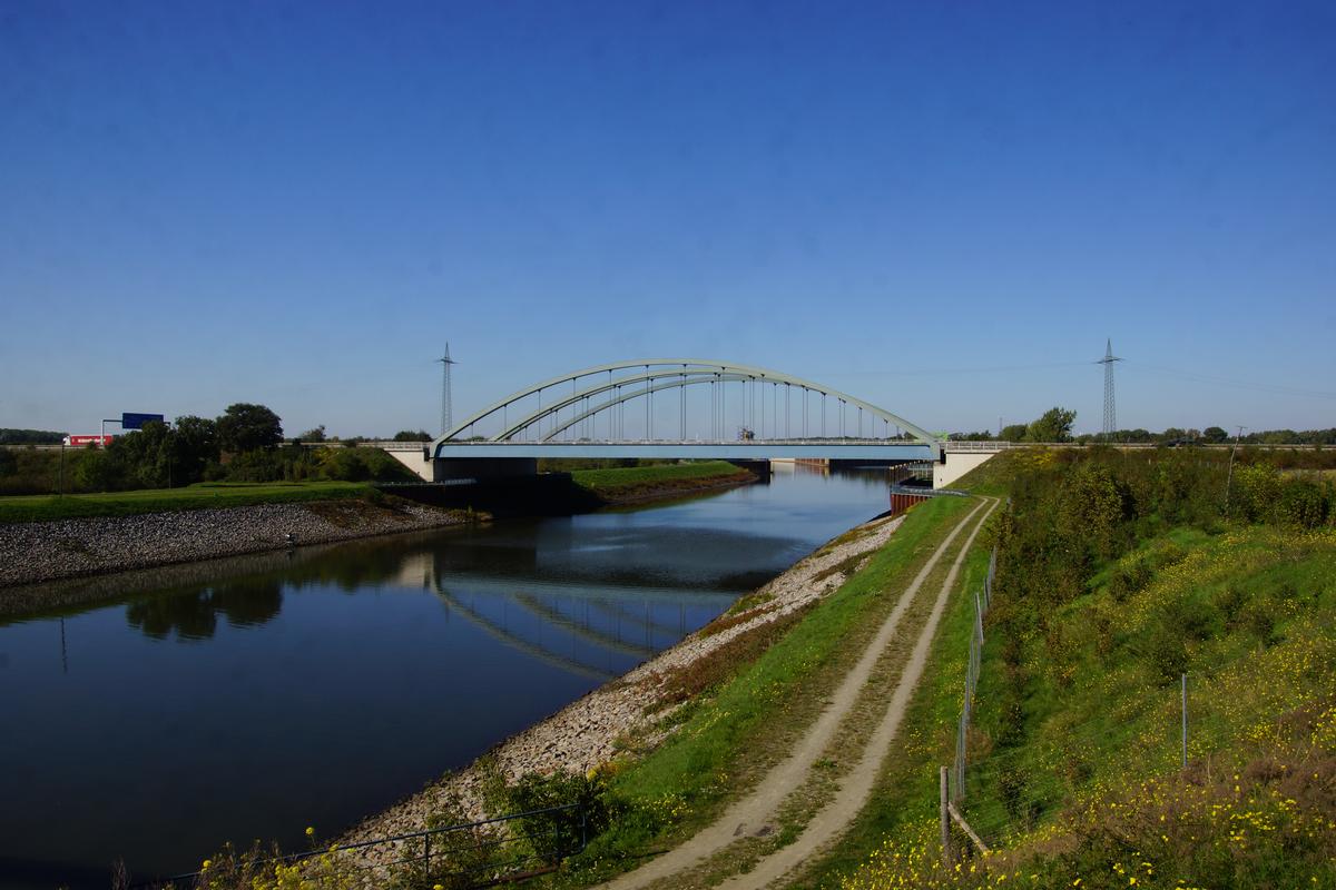 Elbebrücke über den Elbeabstiegskanal 