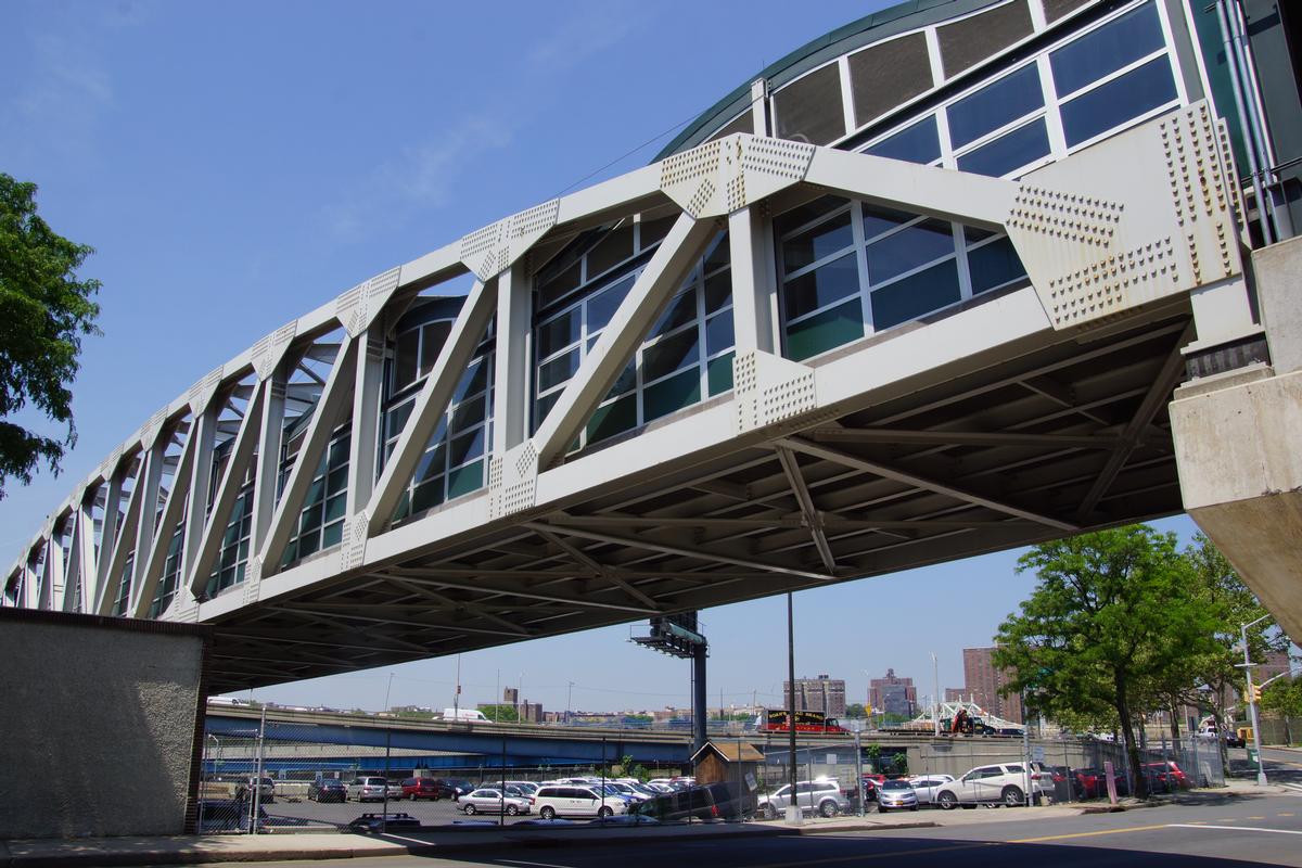 Yankees–East 153rd Street Station Acces Bridge 