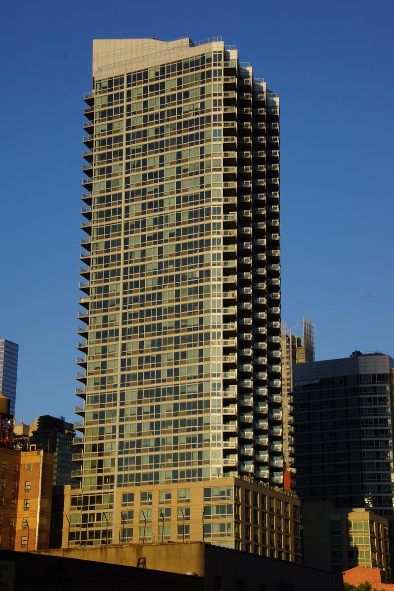 505 West 37th Street West Tower 