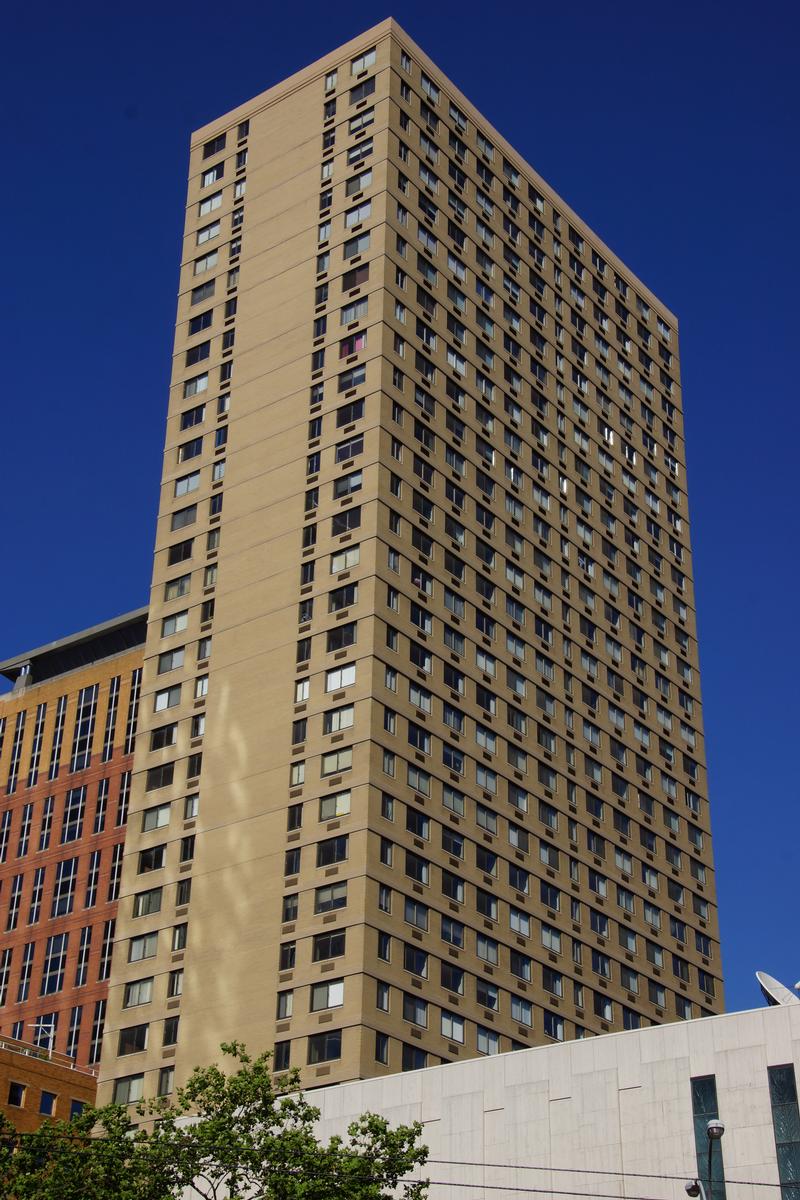 2 Lincoln Square Apartments 