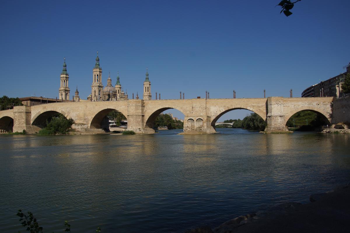 Puente de Piedra (Zaragoza, 1437) | Structurae