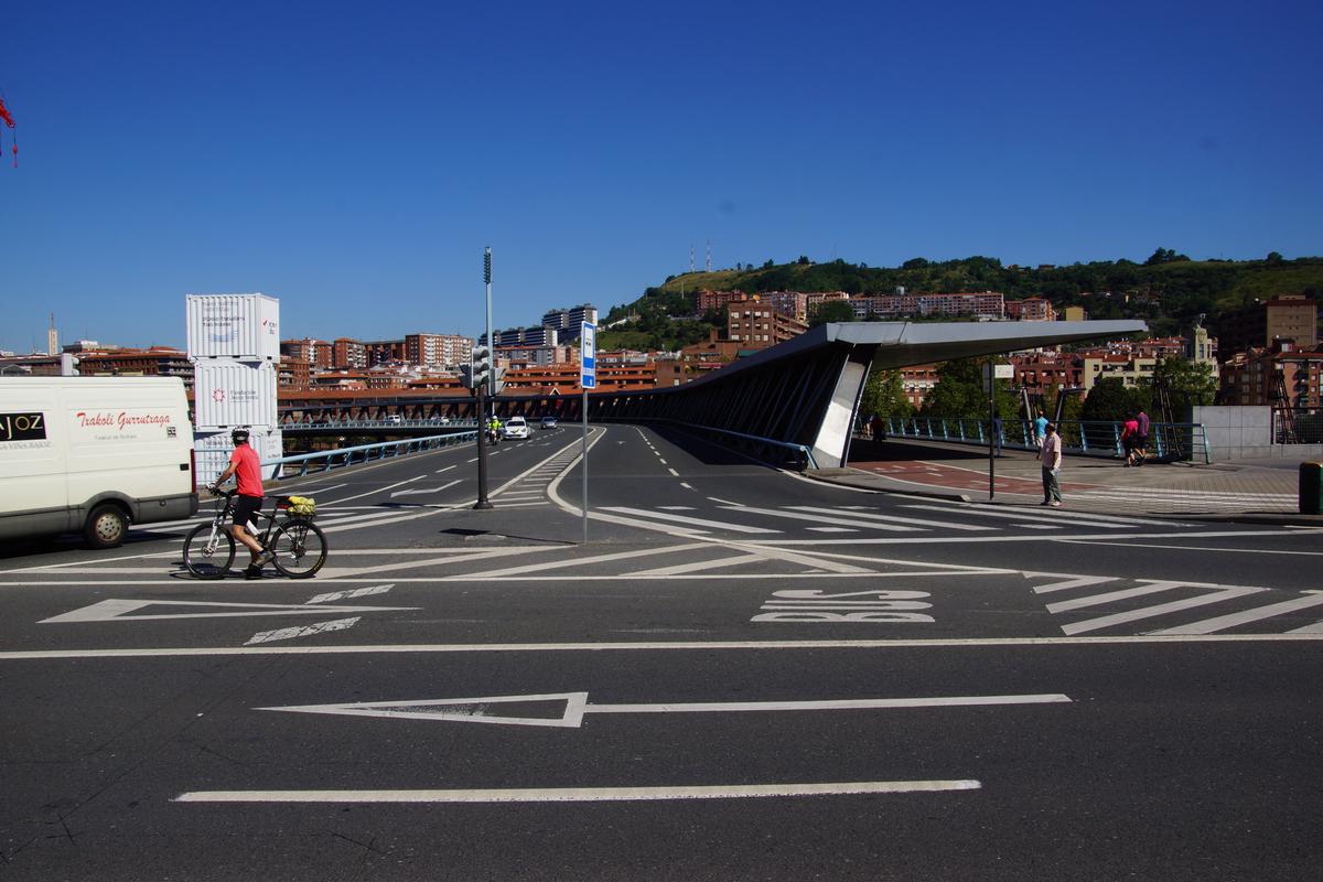 Puente Euskalduna (Bilbao) Structurae