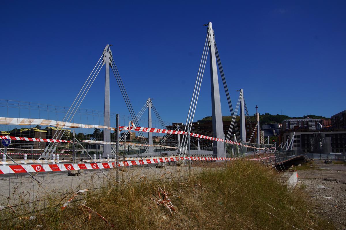 Frank-Gehry-Brücke 